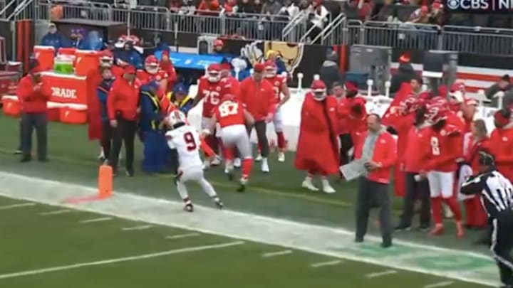 Travis Kelce was seen limping after colliding with the chain gang. Travis Kelce was seen limping after colliding with the chain gang.