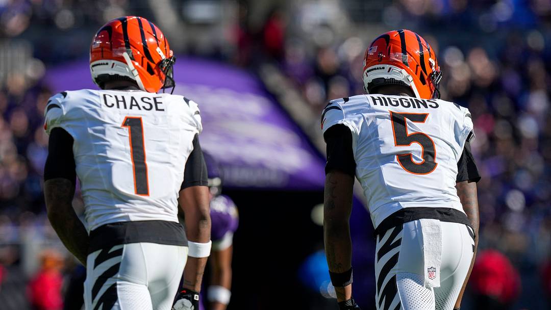 Cincinnati Bengals wide receiver Ja'marr Chase (1) and wide receiver Tee Higgins (5) 