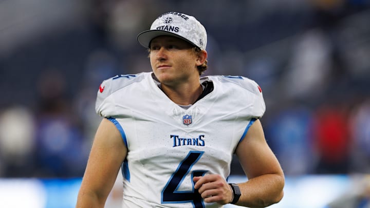 Tennessee Titans v Los Angeles Chargers