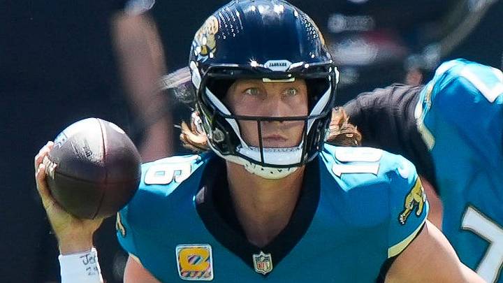 Jacksonville Jaguars quarterback Trevor Lawrence (16) scrambles in the first quarter during an NFL football game at EverBank Stadium, Sunday, September 27, 2026, in Jacksonville, Fla. 