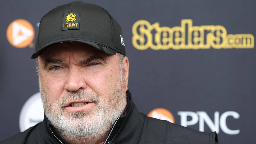 Pittsburgh Steelers head coach Mike McCarthy
