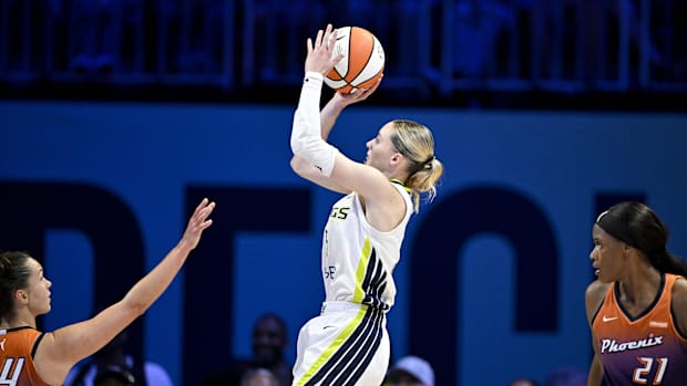 Bueckers continues to grow her accomplishments lit