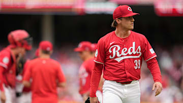 The Philadelphia Phillies signed Lucas Sims to a minor league contract on Tuesday.