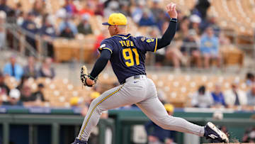 Milwaukee Brewers v Chicago White Sox