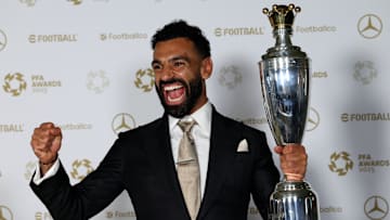 TOPSHOT-BRITAIN-FBL-AWARD