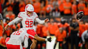 Houston Cougars place kicker Ethan Sanchez (92) kicks the winning field goal in overtime against the Oregon State Beavers at Reser Stadium.