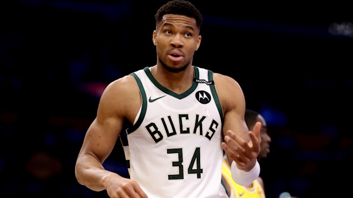 Milwaukee Bucks v Los Angeles Lakers
