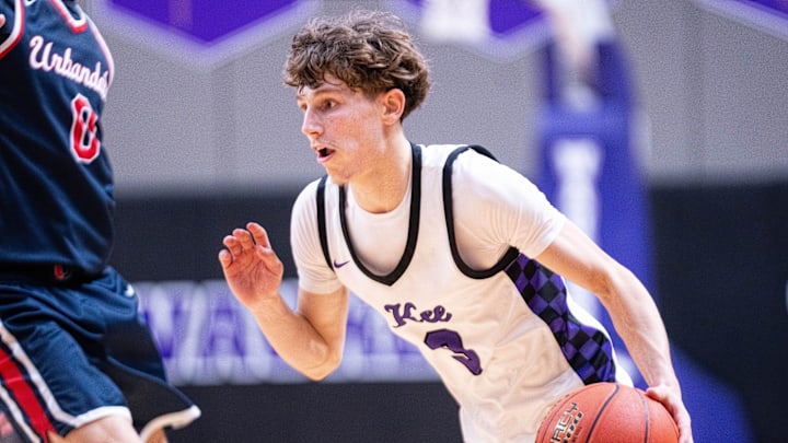 Waukee’s Max Roach (3) drives to the basket on Jan. 9, 2026, at Waukee High School.