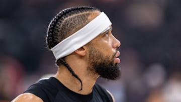 Phoenix Suns v Los Angeles Clippers