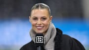 Laura Wontorra am DAZN-Mikro