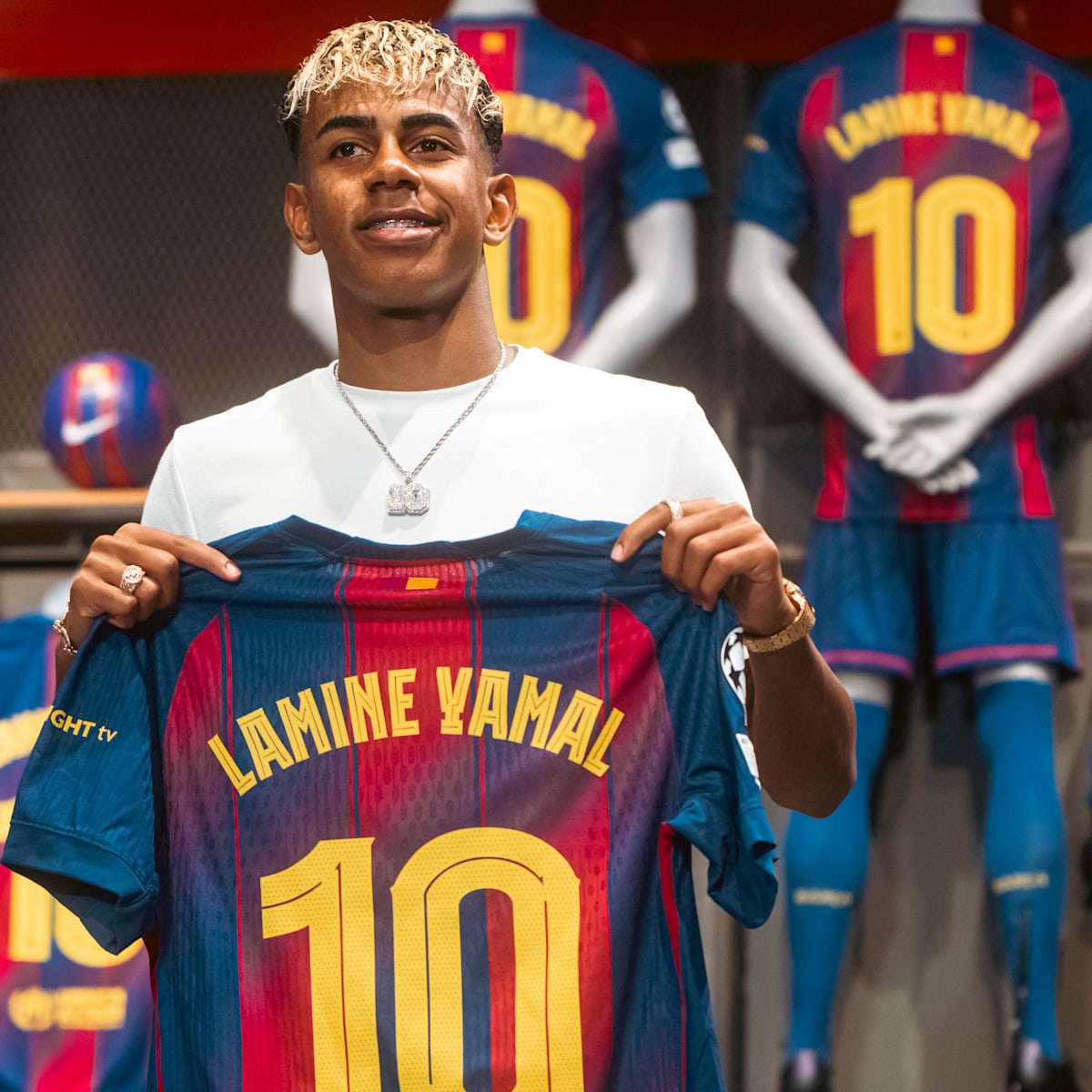 Yamal's No. 10 Jersey Sparks Record-Breaking Sales