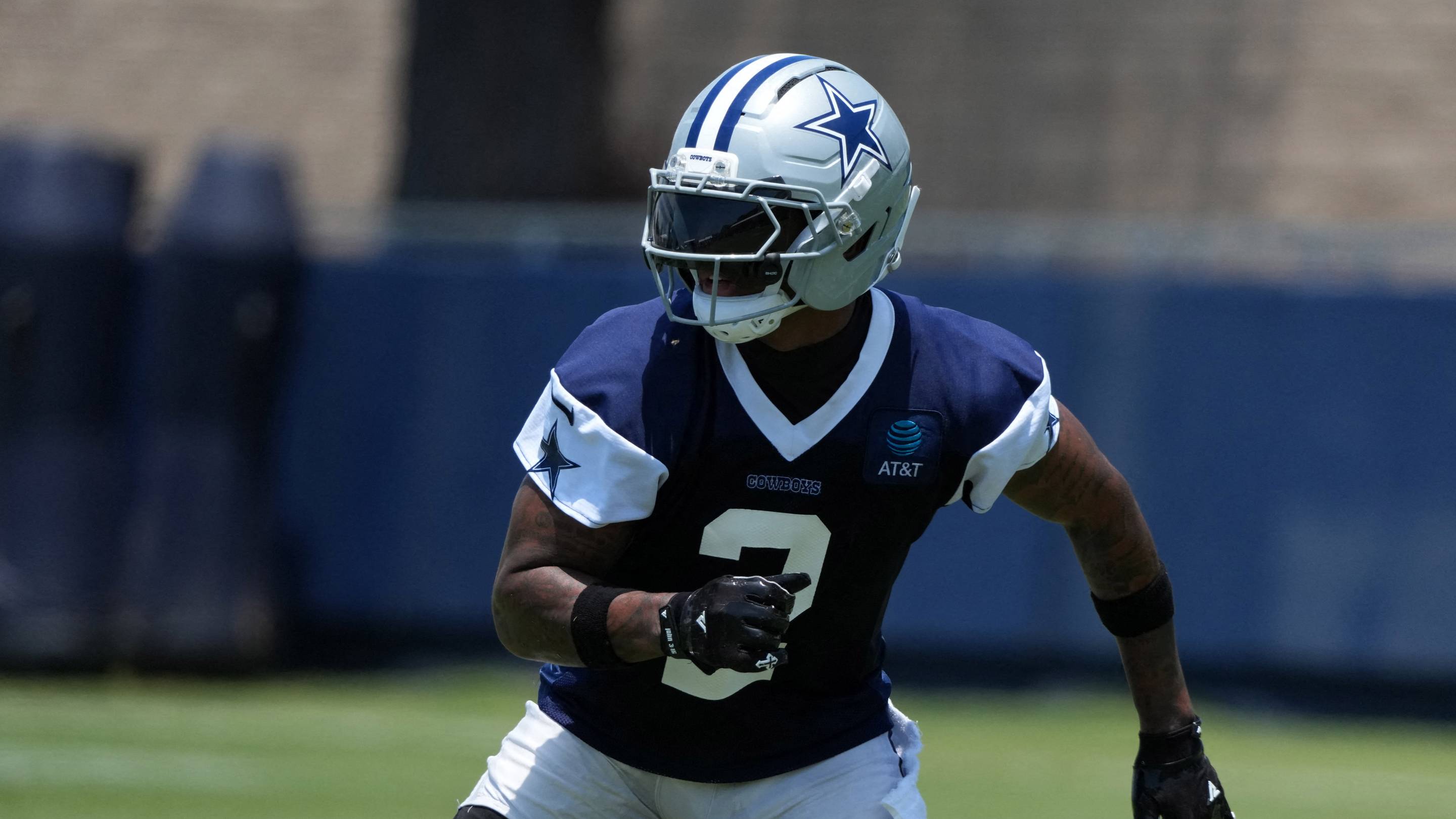 Dallas Cowboys Sign Familiar Fan Favorite To Bolster Depleted Safety Depth