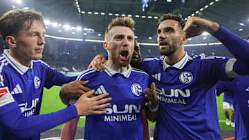 FC Schalke 04 muss gegen Regensburg gewinnen