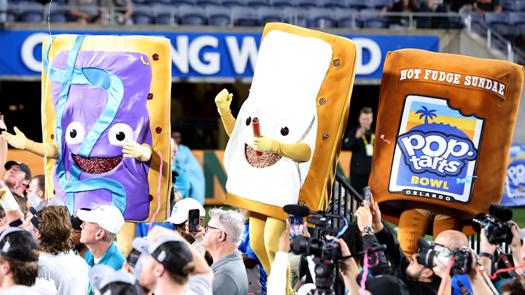 Iowa State v Miami - Pop-Tarts Bowl