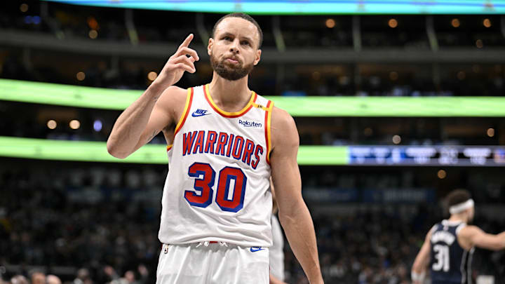 The Golden State Warriors and guard Stephen Curry are favored on Christmas.