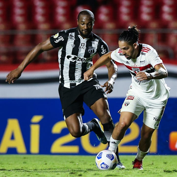 Luiz Otavio, Benitez