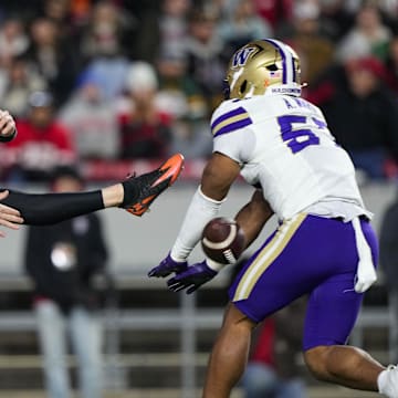 Wisconsin’s leading passer was their punter in their win over Washington. 