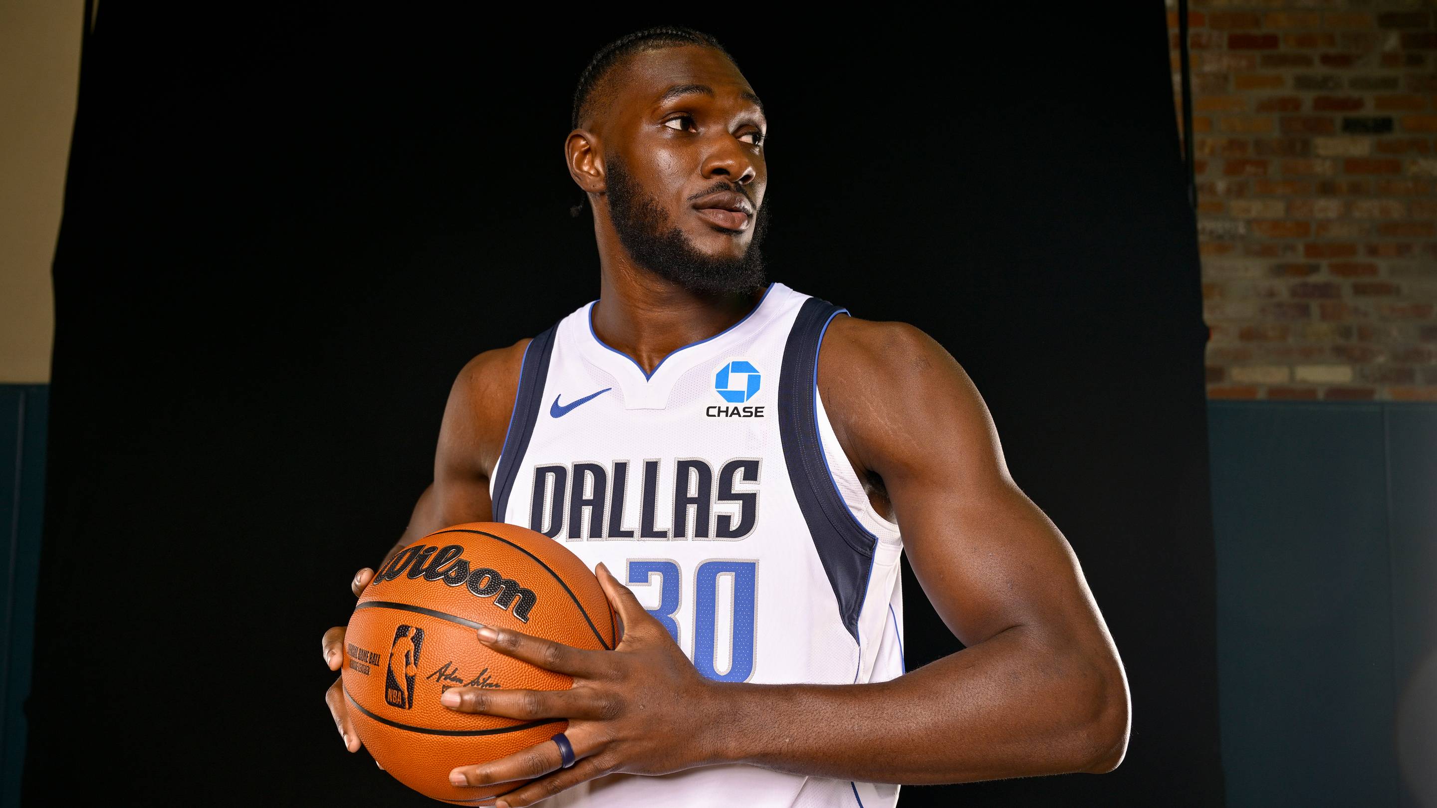 Mavericks' Roster Crunch Could Hand 76ers a Center in Moussa Cisse