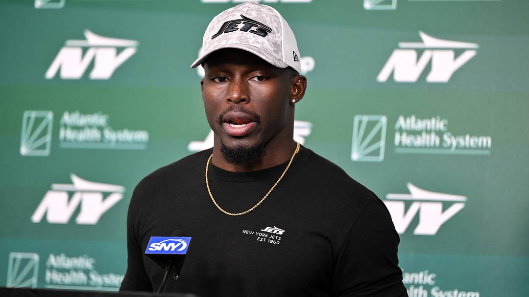 Jets special teams coordinator Chris Banjo has one less kicker to evaluate after Thursday's news. 