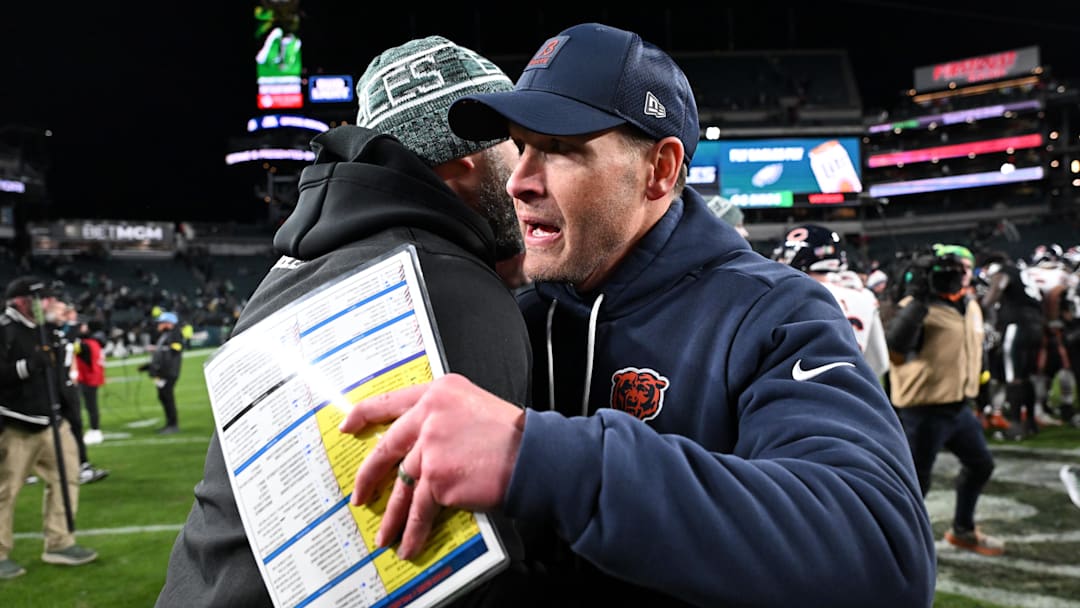 Philadelphia Eagles head coach Nick Sirianni congratulates Chicago Bears head coach Ben Johnson