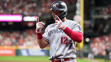 Former Minnesota Twins utility man Kyle Farmer is reportedly signing a free agent deal with the Colorado Rockies.