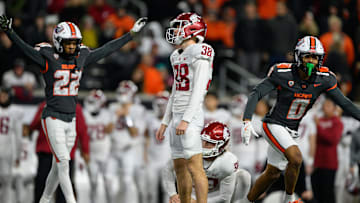 Nov 1, 2025; Corvallis, Oregon, USA; Washington State Cougars kicker Jack Stevens (38) reacts to missing a game tying field goal as Oregon State Beavers defensive back Jalil Tucker (22) celebrates in the background late in the 4th quarter at Reser Stadium. Mandatory Credit: Craig Strobeck-Imagn Images