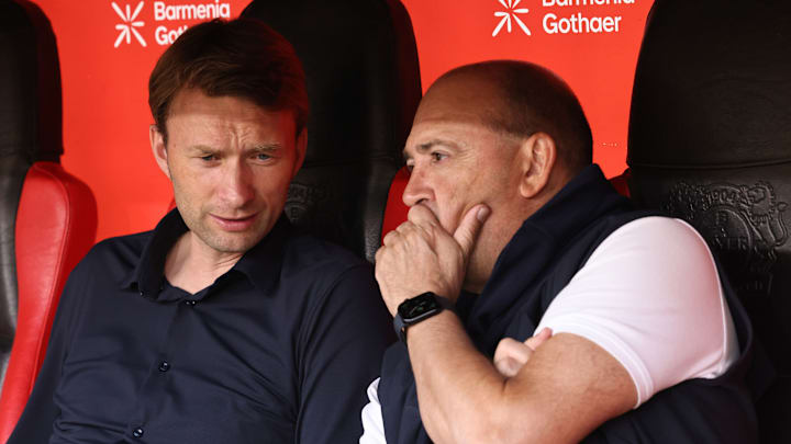 Zwischen Hoffen und Bangen: Simon Rolfes und Fernando Carro Zwischen Hoffen und Bangen: Simon Rolfes und Fernando Carro