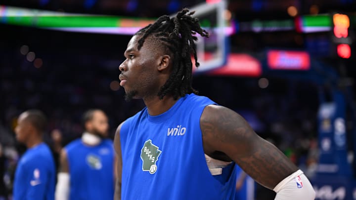 Milwaukee Bucks forward Chris Livingston warms up before the game against the Philadelphia 76ers at Wells Fargo Center on April 3.