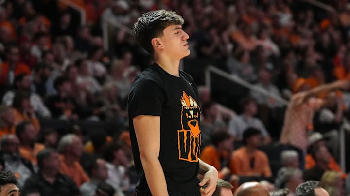Tennessee forward J.P. Estrella (13) during the NCAA college basketball game against Oklahoma on Feb. 18, 2026, in Knoxville, Tennessee.