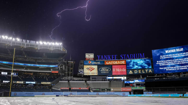 There's rain scheduled in the forecast all throughout the night at Yankee Stadium ahead of tonight's Mets vs. Yankees matchup.