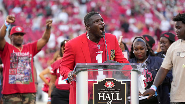 Sep 9, 2024; Santa Clara, California, USA; San Francisco 49ers former running back Frank Gore speaks to the crowd after being inducted into the San Francisco 49ers hall of fame during halftime against the New York Jets at Levi's Stadium. Mandatory Credit: Darren Yamashita-Imagn Images