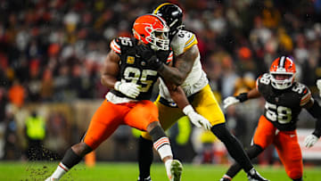 Pittsburgh Steelers v Cleveland Browns