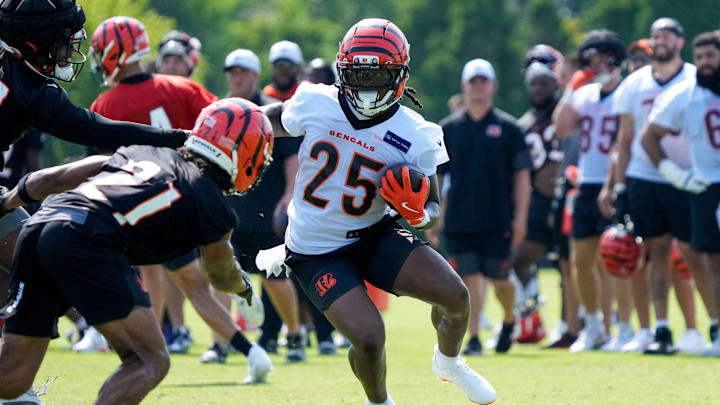 Cincinnati Bengals running back Tahj Brooks (25) runs the ball during the second day of preseason training camp in downtown Cincinnati on Thursday, July 24, 2025.