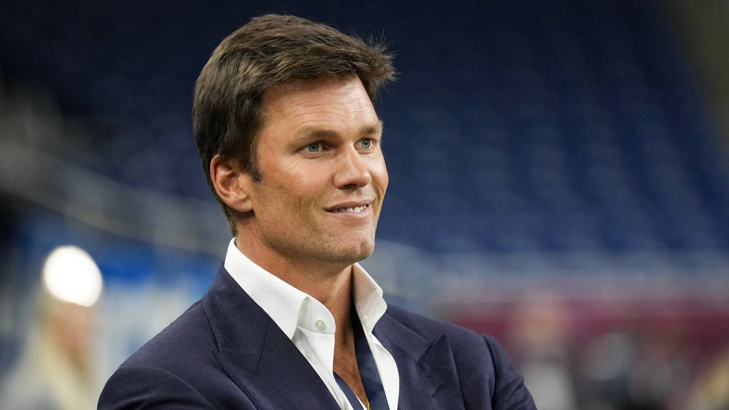 Tom Brady's Raiders ownership hits road block due to broadcasting career - Vimarsana News