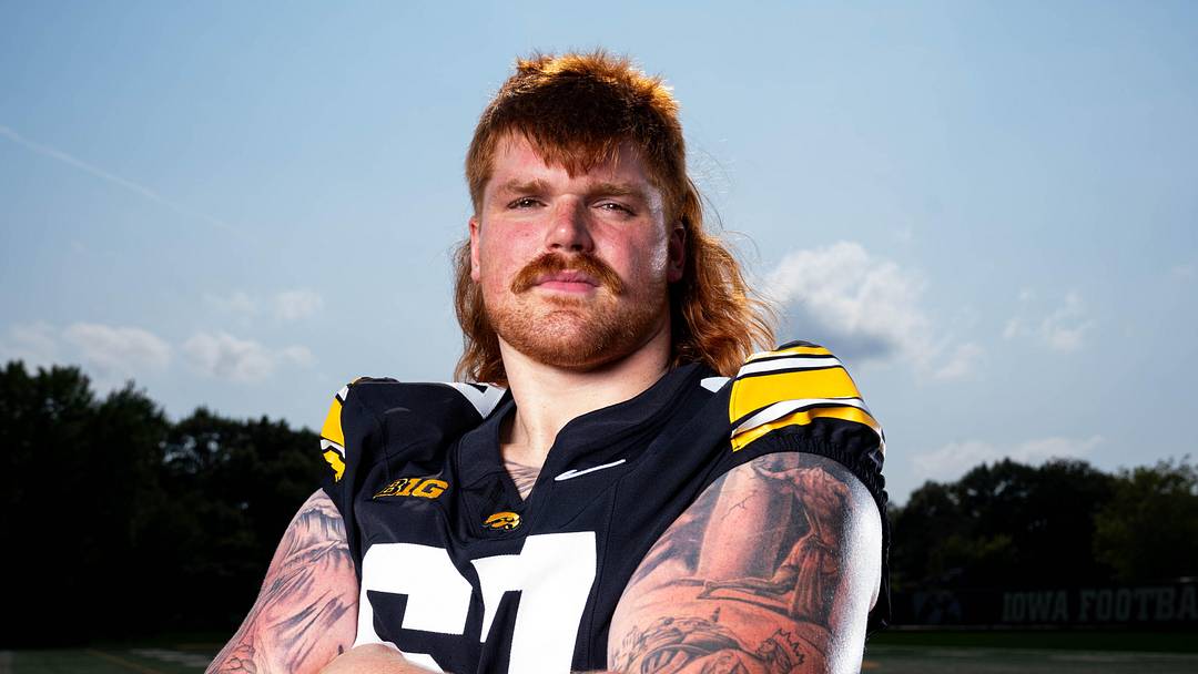 Pittsburgh Steelers Offensive Lineman Gennings Dunker