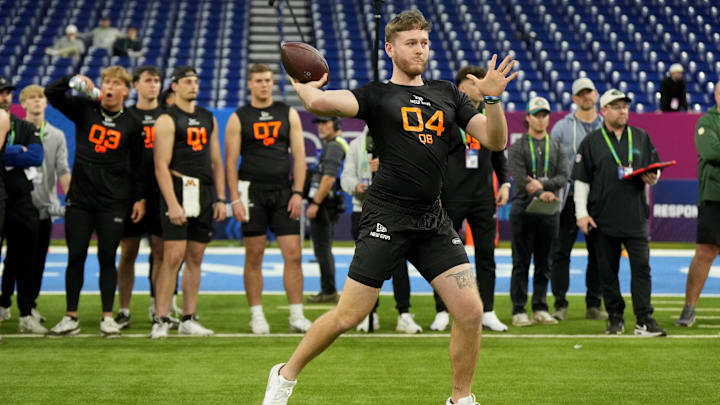 Mar 1, 2025; Indianapolis, IN, USA; Texas quarterback Quinn Ewers (QB04) during the 2025 NFL Combine at Lucas Oil Stadium. Mandatory Credit: Kirby Lee-Imagn Images Mar 1, 2025; Indianapolis, IN, USA; Texas quarterback Quinn Ewers (QB04) during the 2025 NFL Combine at Lucas Oil Stadium. Mandatory Credit: Kirby Lee-Imagn Images