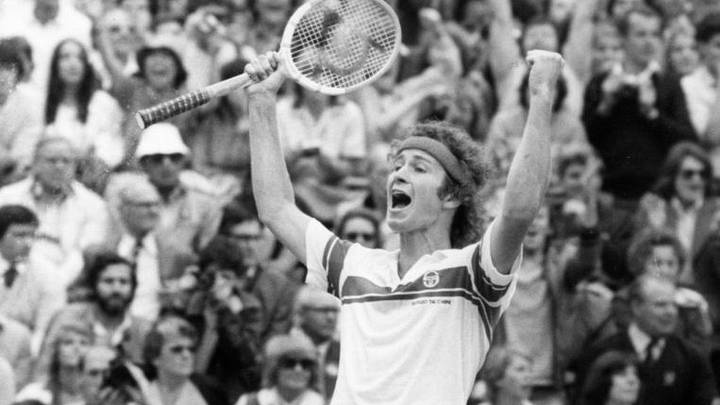 John McEnroe celebra el triunfo sobre Bjorn Borg.