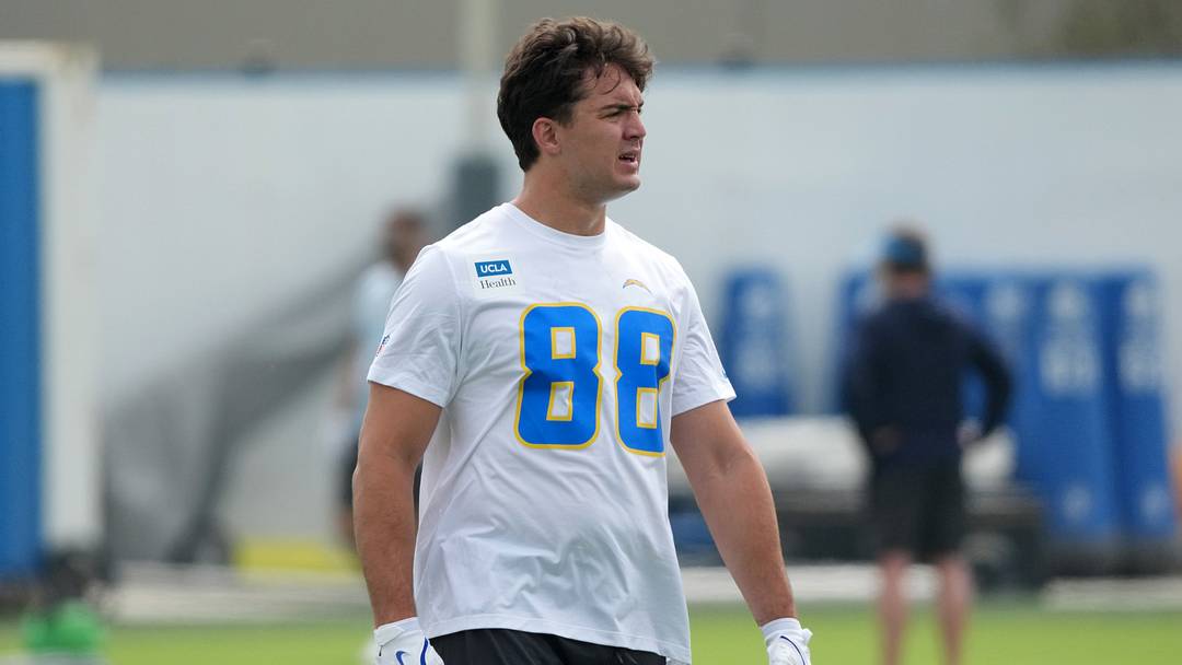 May 11, 2026; El Segundo, CA, USA; Los Angeles Chargers tight end Charlie Kolar (88) during offseason workouts at The Bolt. Mandatory Credit: Kirby Lee-Imagn Images May 11, 2026; El Segundo, CA, USA; Los Angeles Chargers tight end Charlie Kolar (88) during offseason workouts at The Bolt. Mandatory Credit: Kirby Lee-Imagn Images
