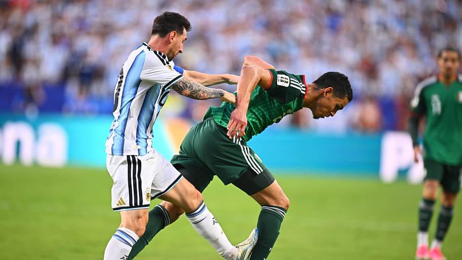 Lionel Messi, Aïssa Mandi