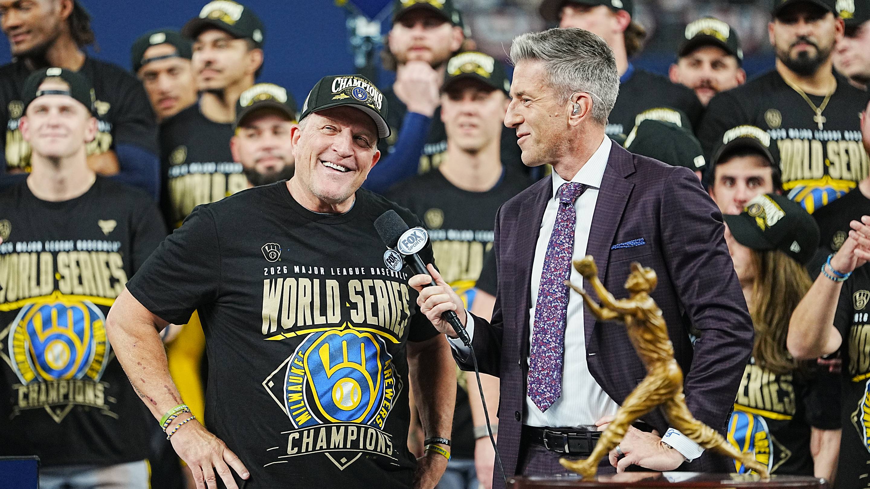 Red Sox fans have to love Pat Murphy clowning Yankees after Brewers’ World Series win