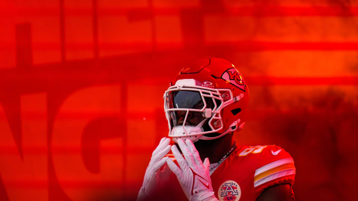 Kansas City Chiefs defensive end Charles Omenihu (90) takes the field for the first quarter of the NFL Week 17 game between the Kansas City Chiefs and the Cincinnati Bengals at Arrowhead Stadium in Kansas City, Mo., on Sunday, Dec. 31, 2023.