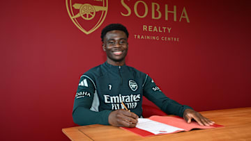 Bukayo Saka bleibt dem FC Arsenal treu Bukayo Saka bleibt dem FC Arsenal treu