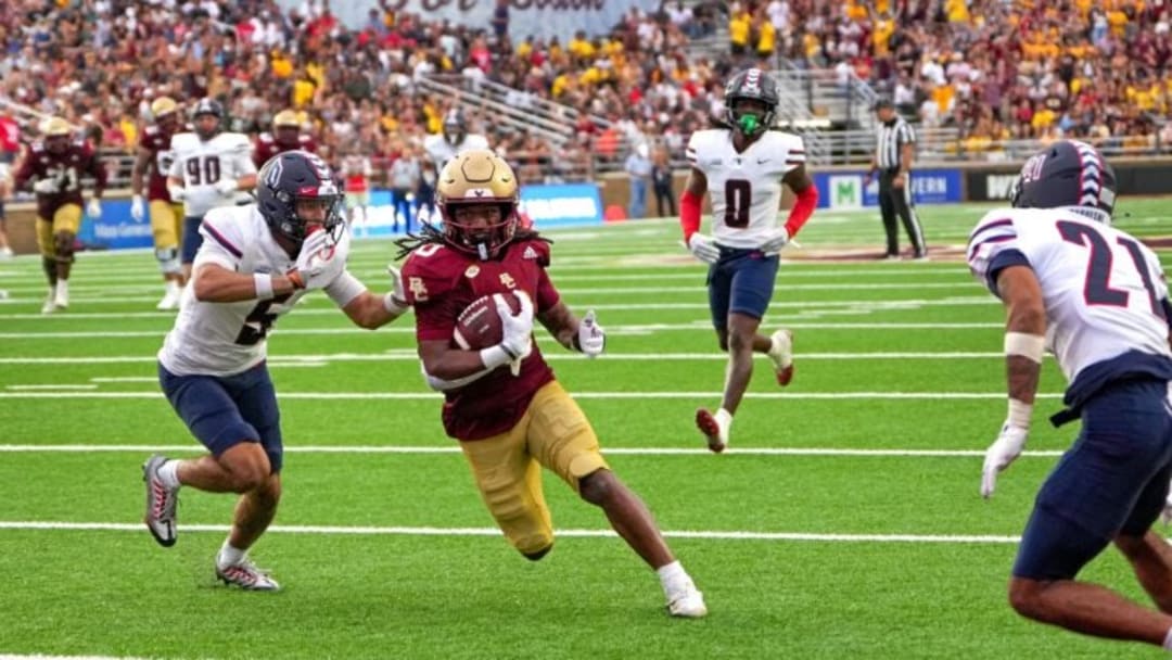 Boston College running back Treshaun Ward running into the end zone for a 30-yard touchdown catch in the second quarter vs the Duquesne Dukes. Mandatory credit: Barry Chin/Globe Staff