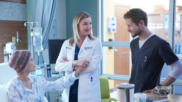 Emily VanCamp and Matt Czuchry in The Resident