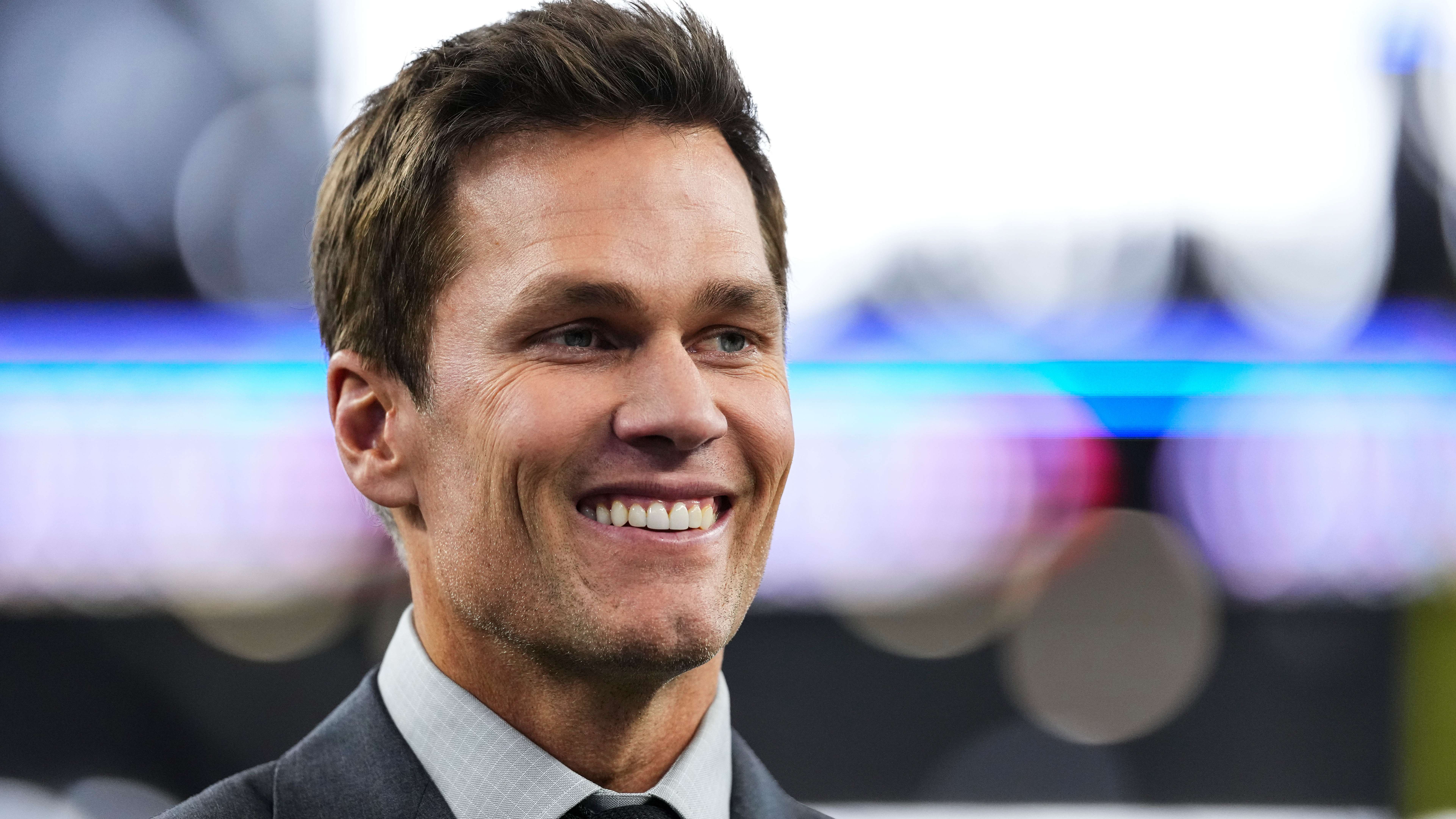 tom-brady-eviscerates-de-vondre-campbell-during-ravens-steelers-broadcast