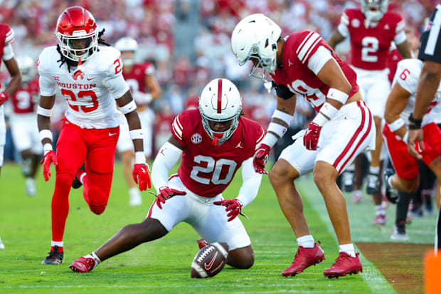 Oklahoma linebacker Lewis Carter