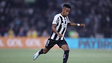 Tchê Tchê acertou com o Vasco após deixar o Botafogo
