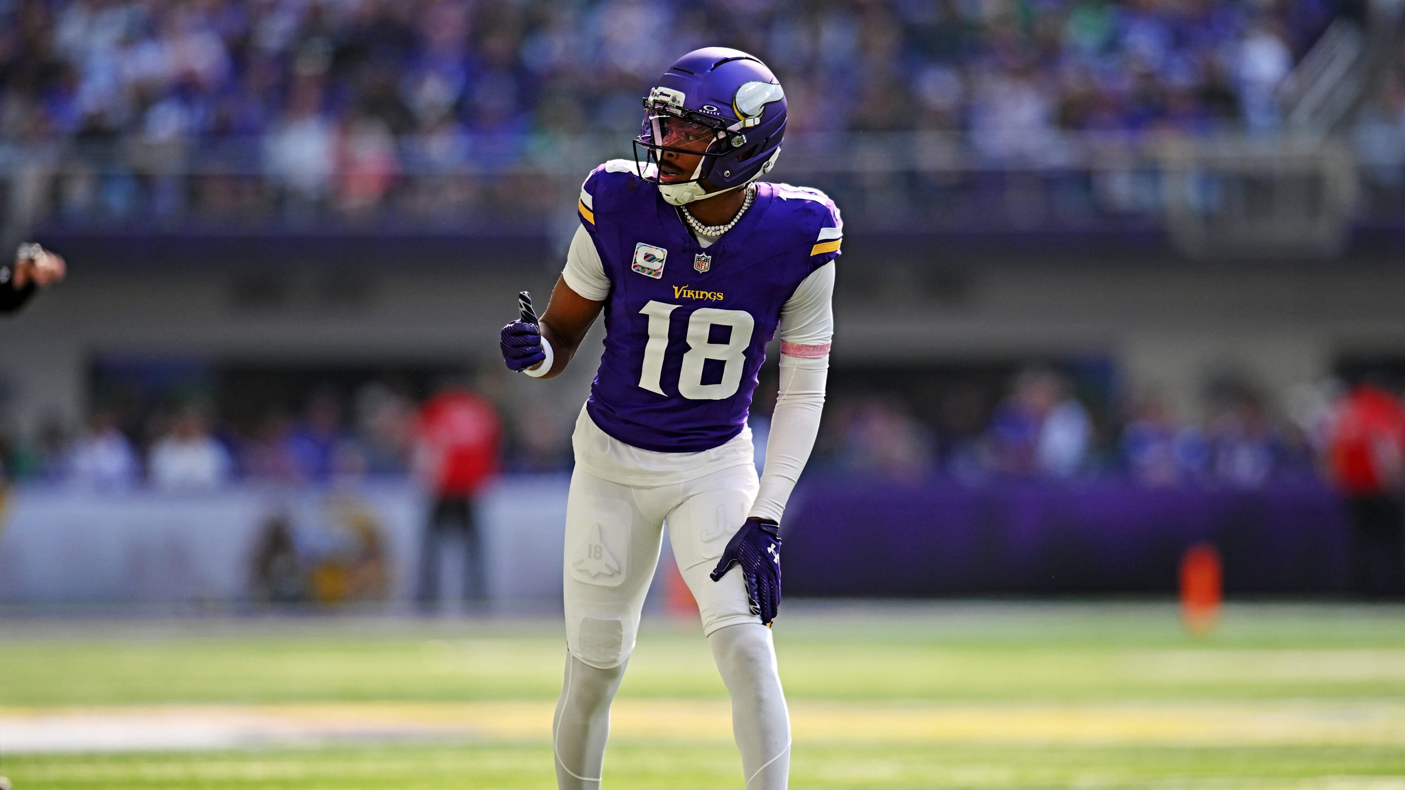 Justin Jefferson Offers J.J. McCarthy a Shoulder to 'Lean On' Amid Vikings Struggles