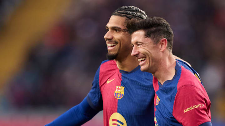 Robert Lewandowski, Ronald Araujo