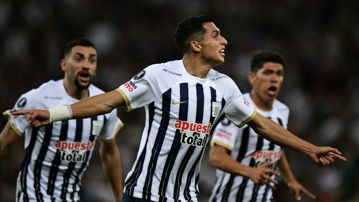 Serna foi o destaque do Alianza Lima contra o Fluminense